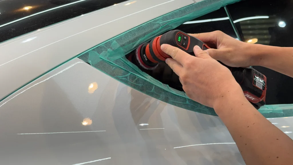 テスラ モデルYの細部研磨｜コーティング施工前の下地処理
